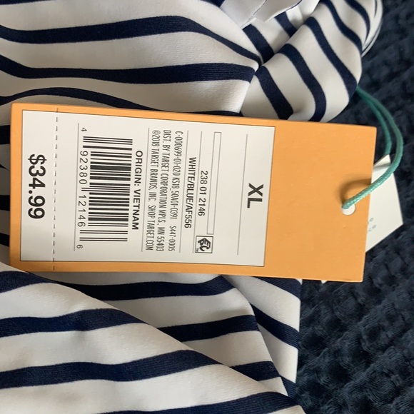 NWT swim suit - Picture 3 of 4